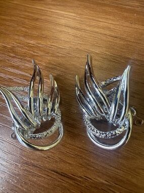 Never Worn Vintage Silver Wing-Design Decorative Accent Pair - Silver